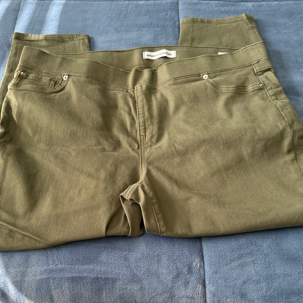 Amazon essentials Women's Army Green Jeggings